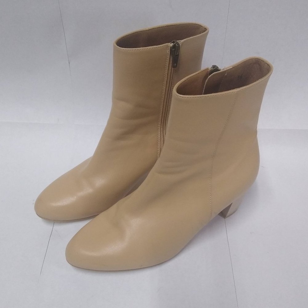 Bhava low ankle bootie Color "natural"